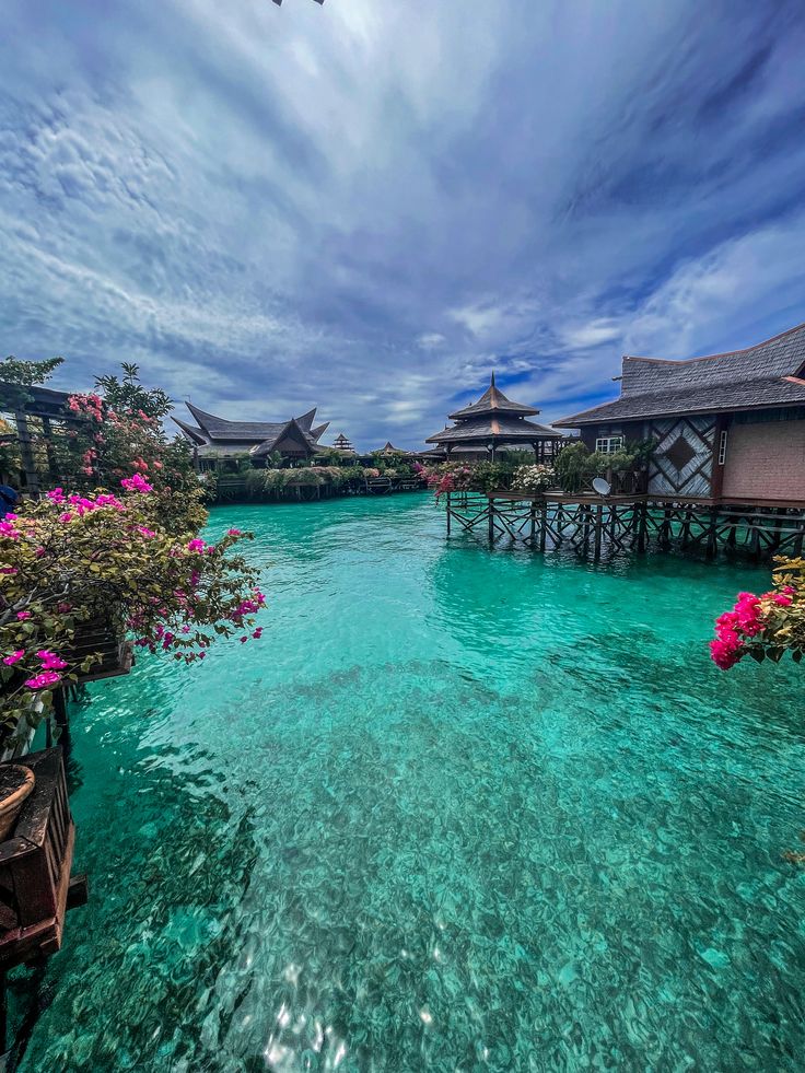 Semporna water chalet